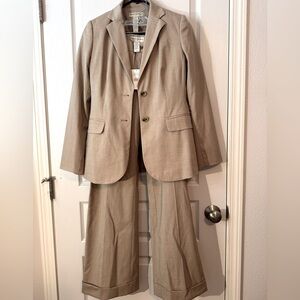 Bananna Rebubluc NWT Blazer and Trousers Suit - Tan - Beautiful